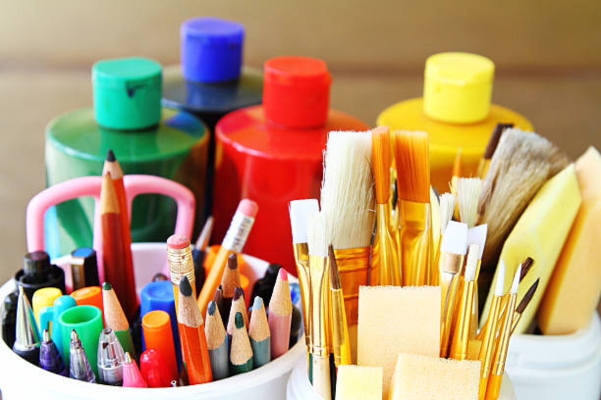 Set de materiales de arte y manualidades